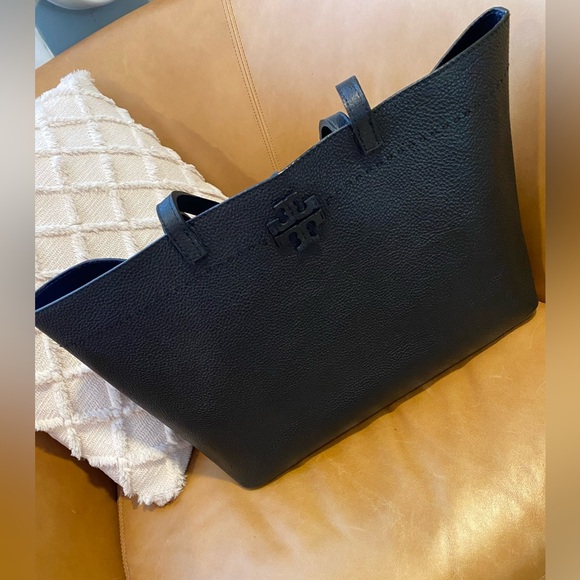 Tory Burch Handbags - Tory Burch leather tote!
